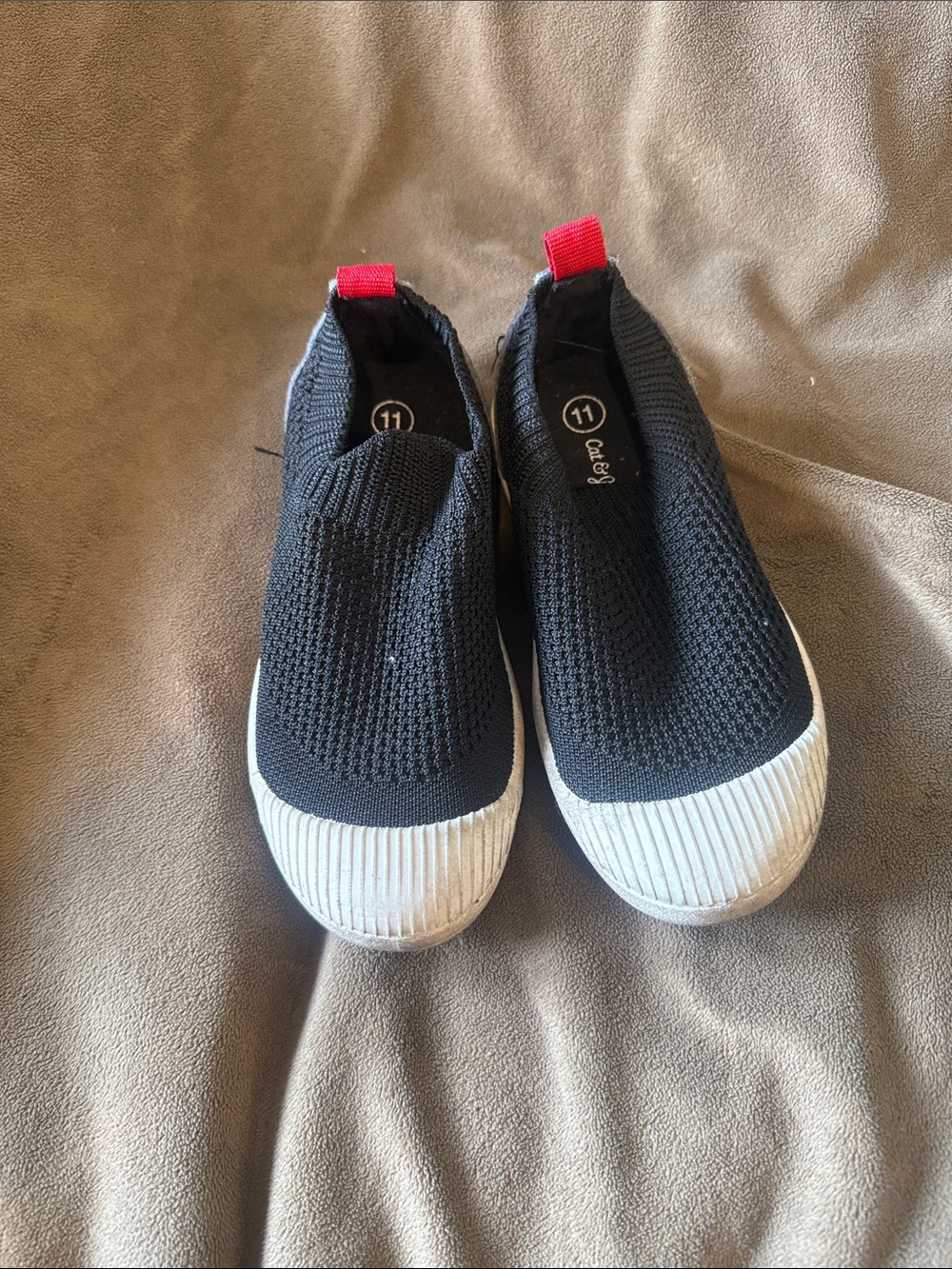 Cat & Jack Black Slip-On Knit Sneakers with White Toe Cap and Red Pull Tab